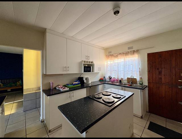 3 BEDROOM DUPLEX FOR SALE IN STRUBENVALE